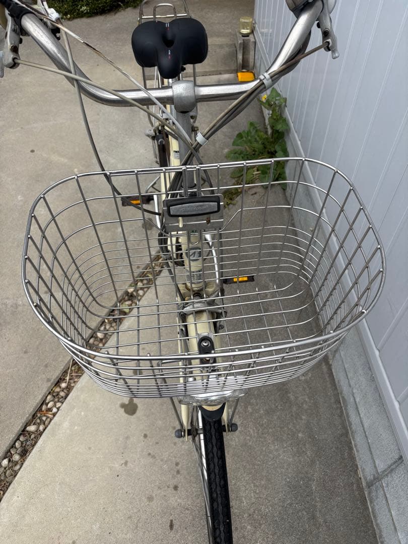 ブリヂストンSTILA 電動アシスト自転車 クリーム色 前カゴ付き