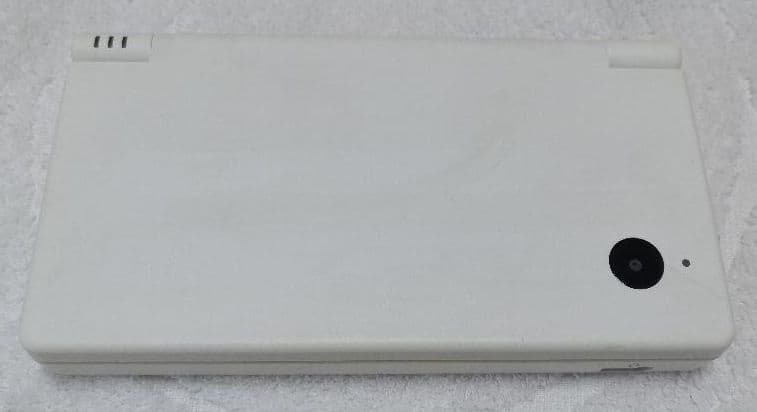 NintendoDSi本体＋新品未開封脳を鍛える大人のDSトレーニング2本セット