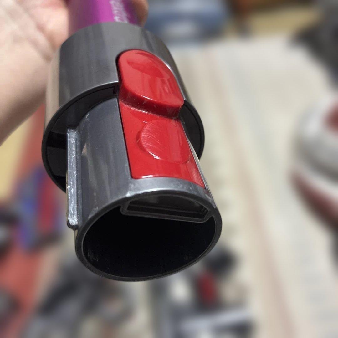 j*n様 Dyson v10スティッククリーナー 本体 各種アタッチメント付き