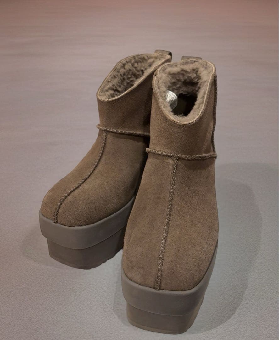 UGG ブラウン プラットフォームブーツ 8