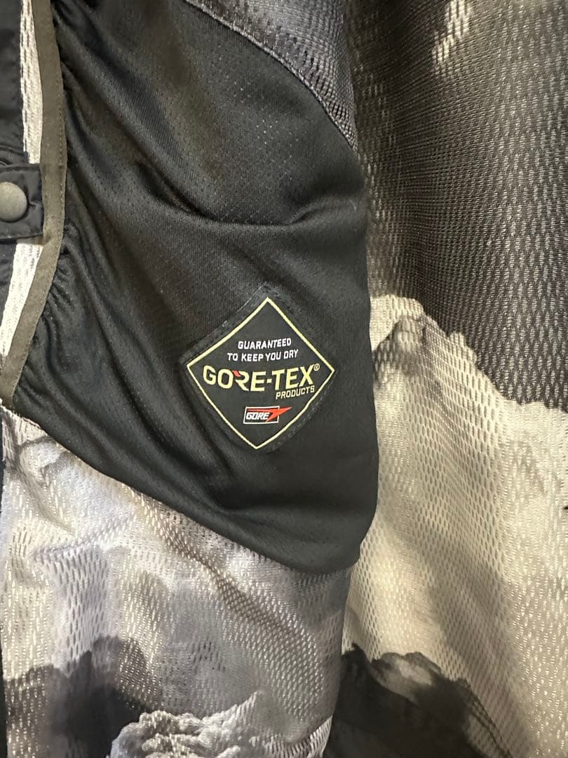 VOLCOM GORE-TEX フード付きジャケット