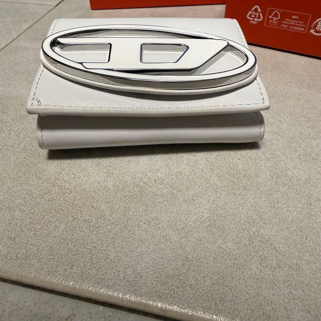 DIESEL コンパクト三つ折り財布 ホワイト 白色