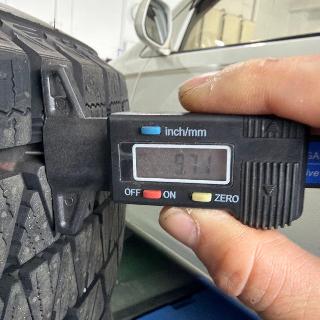 ブリジストン ブリザックDM-V3 225/65R17 23年製 4本セット