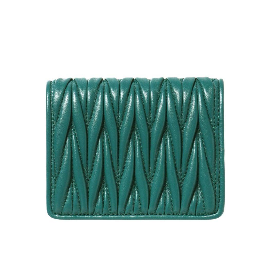 の*ぶ様 ☆新品☆miu miu ターコイズ 二つ折り財布