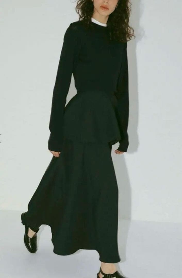HER.＊ペプラムスカートレイヤードスカート　ネイビー　定価¥33,000 美品