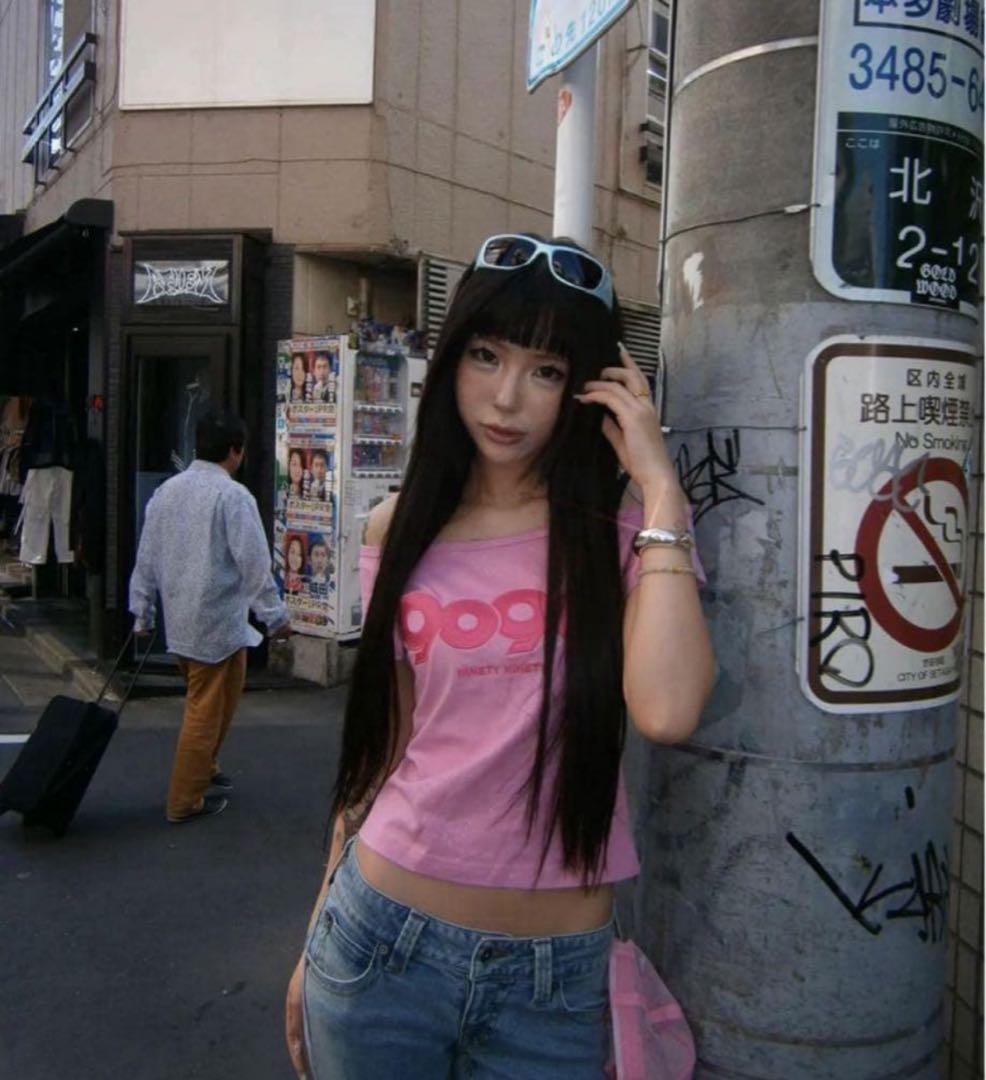 トップス 9090 logo glitter tee