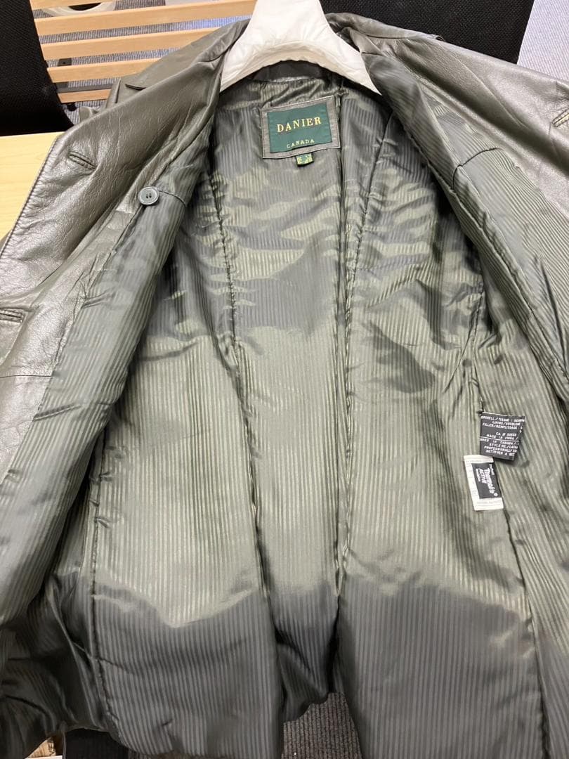 USED　美品！！DANIER　ダニエ　 ダークグリーン　レザートレンチコート