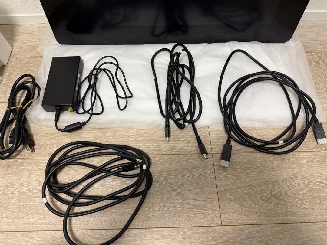 Cintiq Pro 24 (DTH-2420)タッチ機能付き