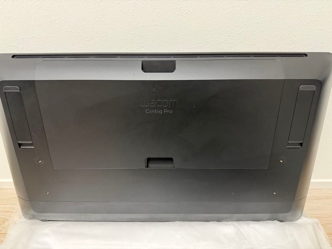 Cintiq Pro 24 (DTH-2420)タッチ機能付き