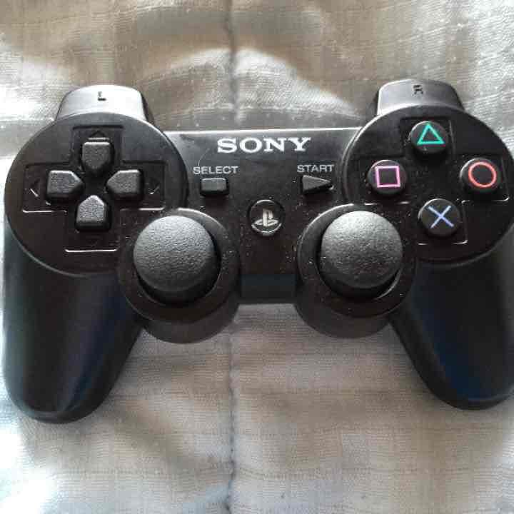 PS3、コントローラー２つ