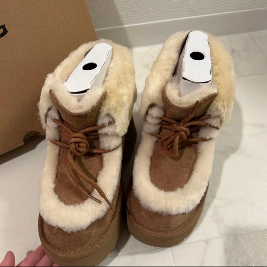 目*！様 新品未使用　UGG 厚底　ムートンブーツ Esmee Lace Up