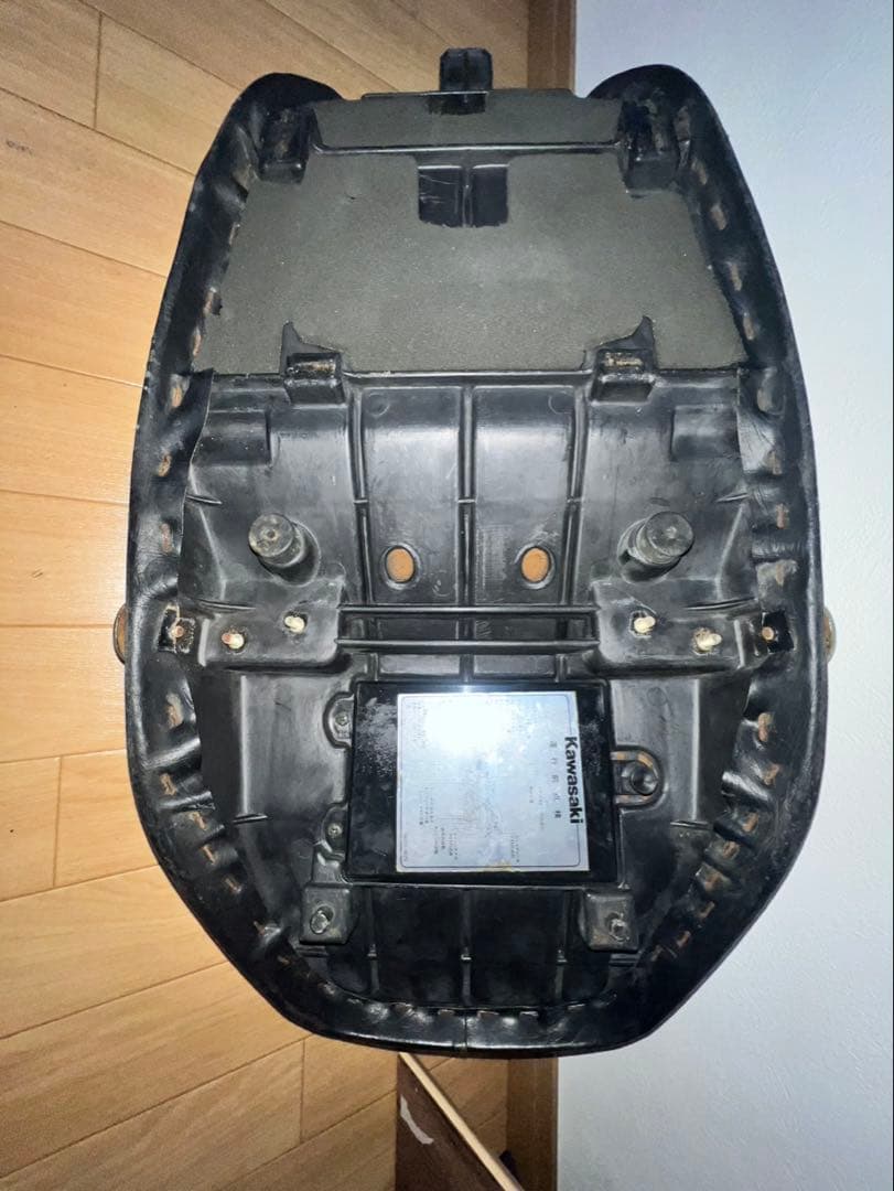 カワサキ ゼファー400シート ベース等に