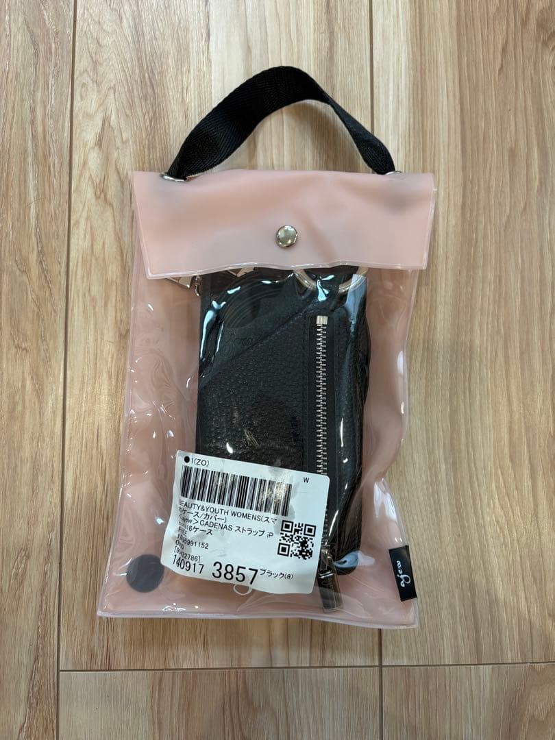 超美品　ajew iPhone16用　ブラック　レザー調　正規品