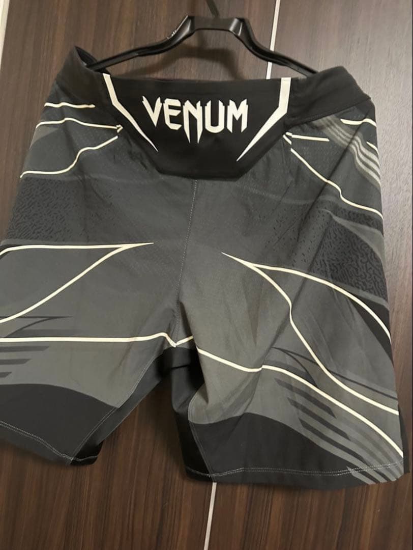 【VENUM】 Mサイズ ファイトショーツ