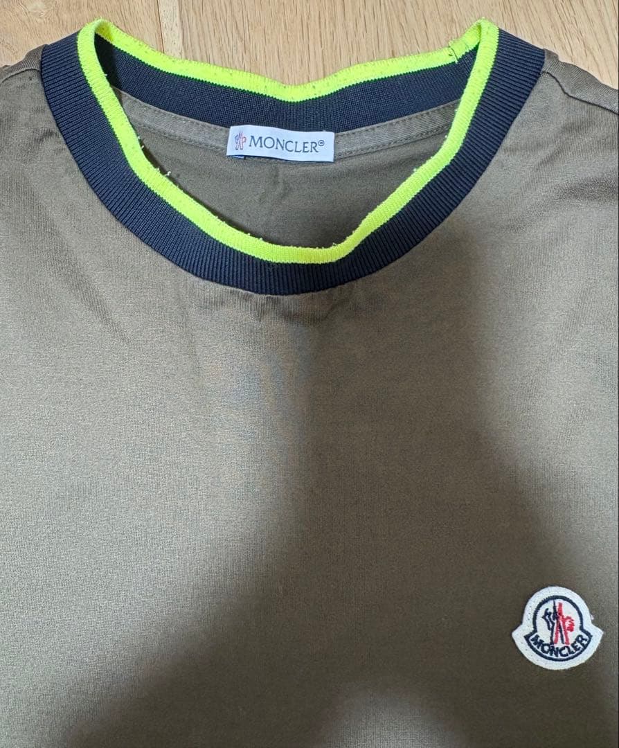 MONCLER Tシャツ　オリーブ