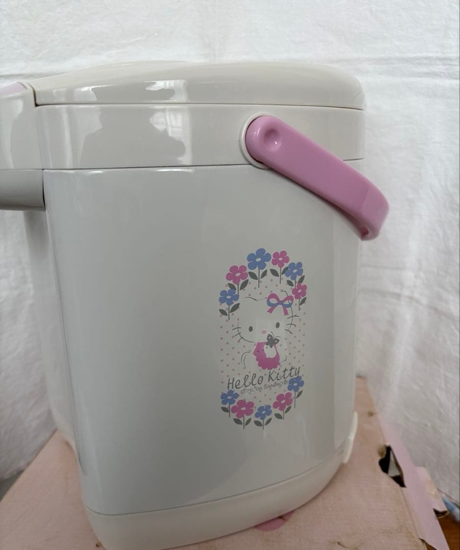 新品未使用◎HELLO kitty ハローキティ　電動ポット　2.2Ｌ