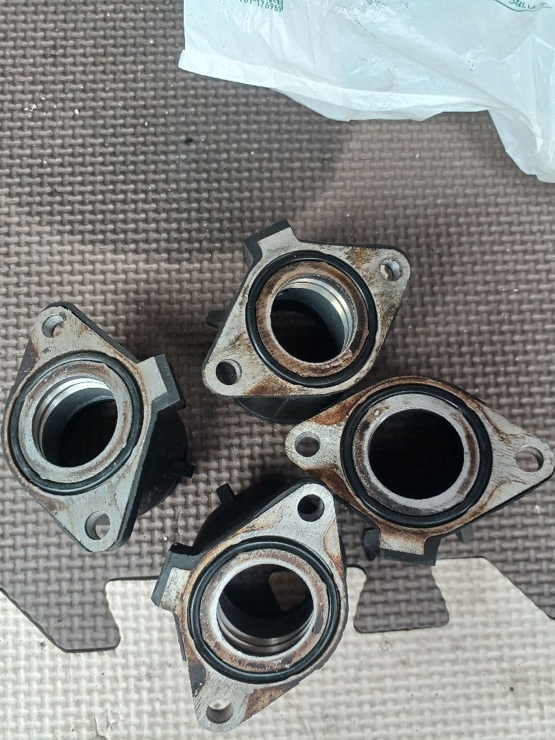 CBX CBX400F 純正インシュレータ