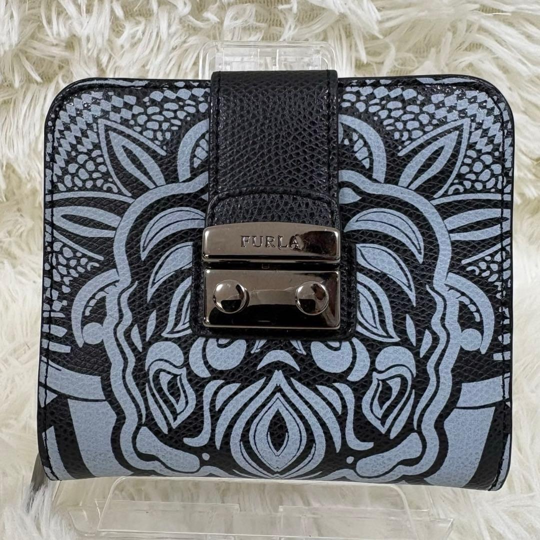 希少 極美品✨ フルラ FURLA 二つ折り財布 メトロポリス 総柄 ファスナー