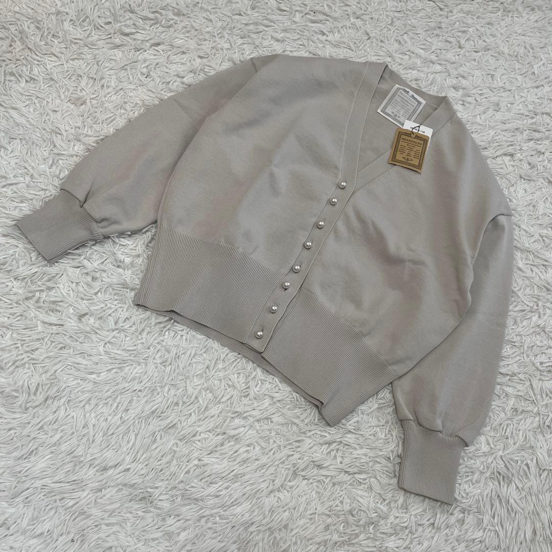 最終価格　新品　BEARDSLEY/ビアズリー パールボタン　カーディガン