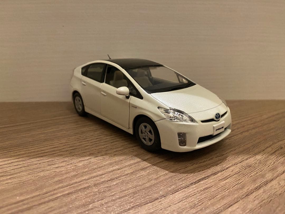 1/30 トヨタ　プリウス　カラーサンプル　非売品　ミニカー　ホワイトパール