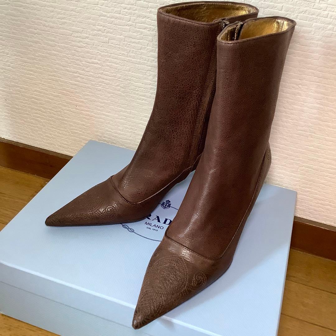 新品!PRADA~プラダ ショートブーツ 極上カーフ ポインテッドトゥ22.5㎝