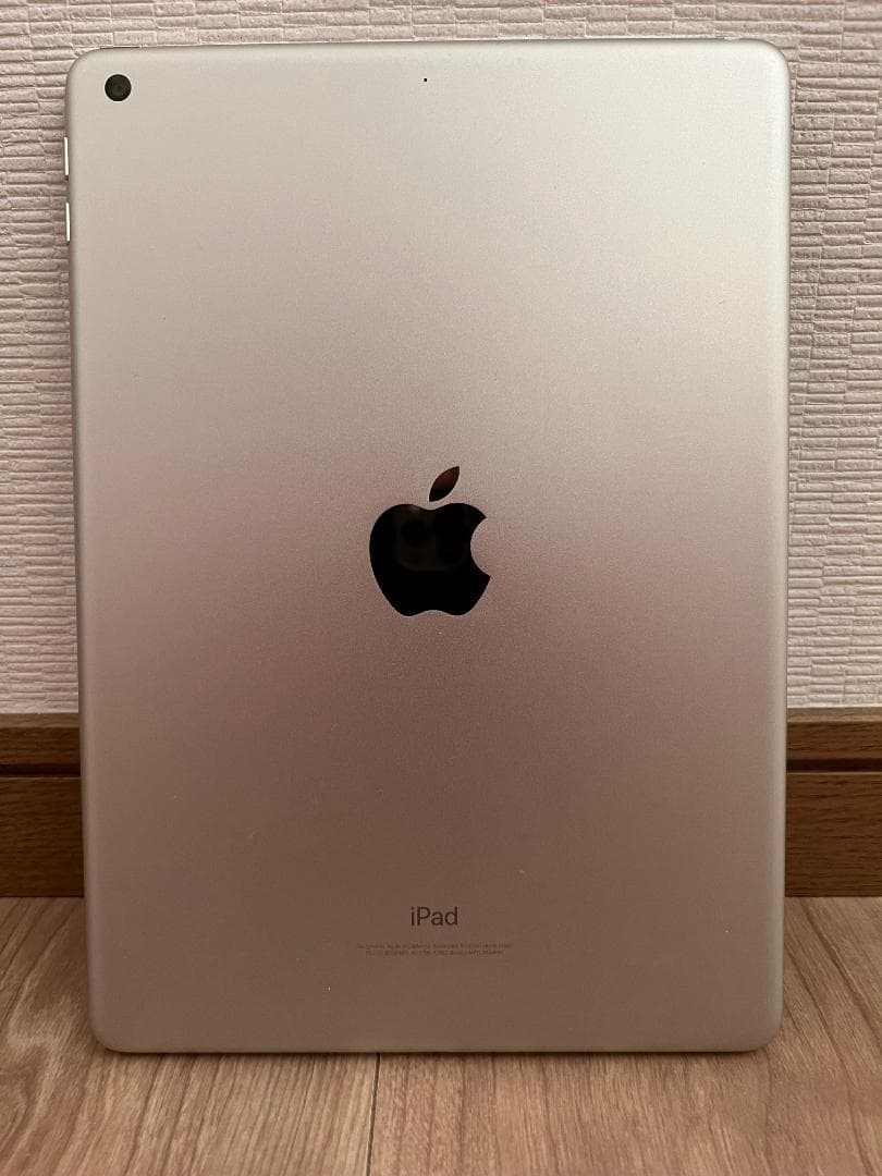 きれい Apple iPad シルバー Wi-Fiモデル 第6世代 A1893