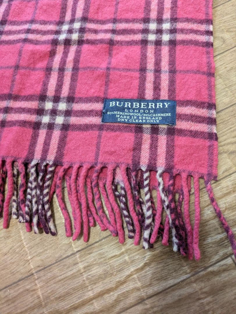 とても素敵なBURBERRY ピンク チェック柄 マフラー