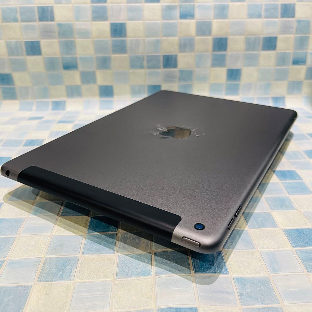 iPad 第9世代 本体 64GB Cellular ドコモ スペースグレイ