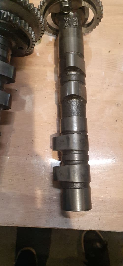 CB750F　CB750FBB　カムシャフト　カムシャフトホルダ　カムチェーンB