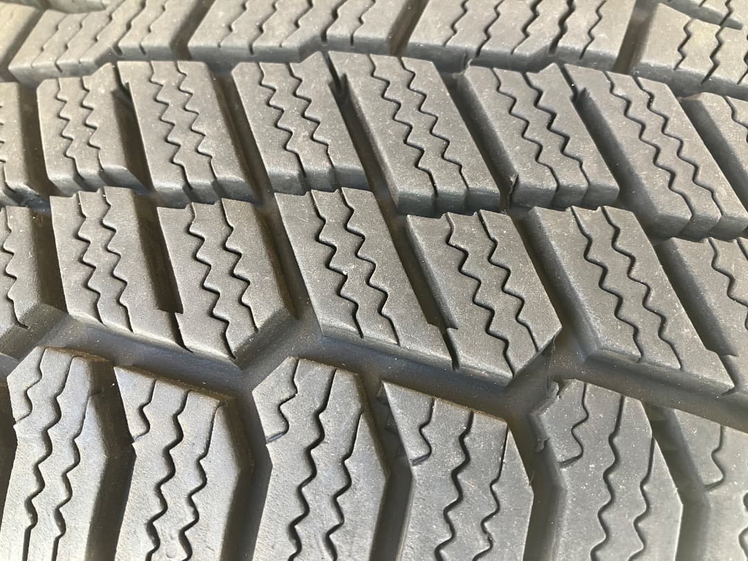 ポロ スタッドレスタイヤ　ホイール４本セット 185/65 R 15