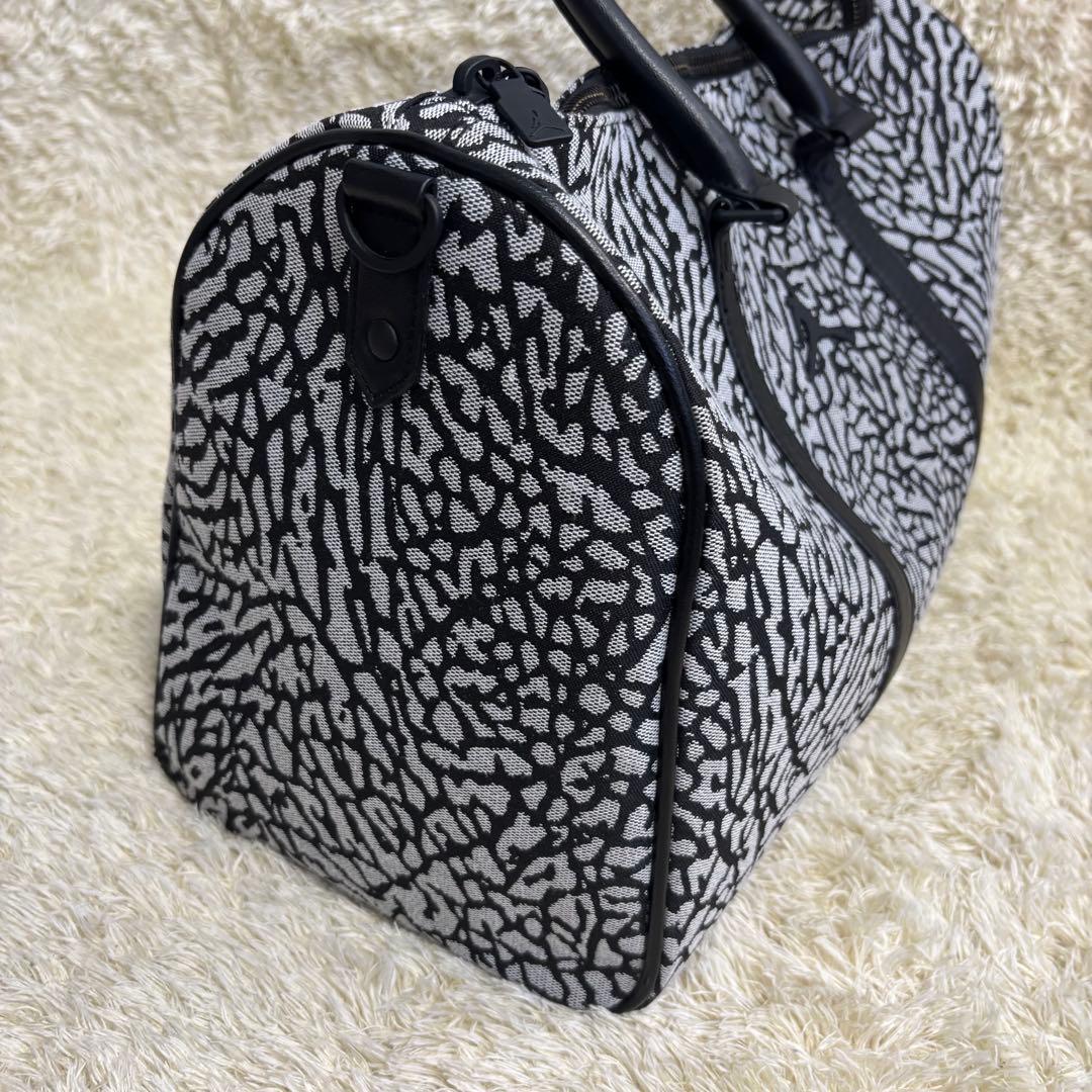 美品　JORDAN ICON ボストンバッグ　25L 総柄