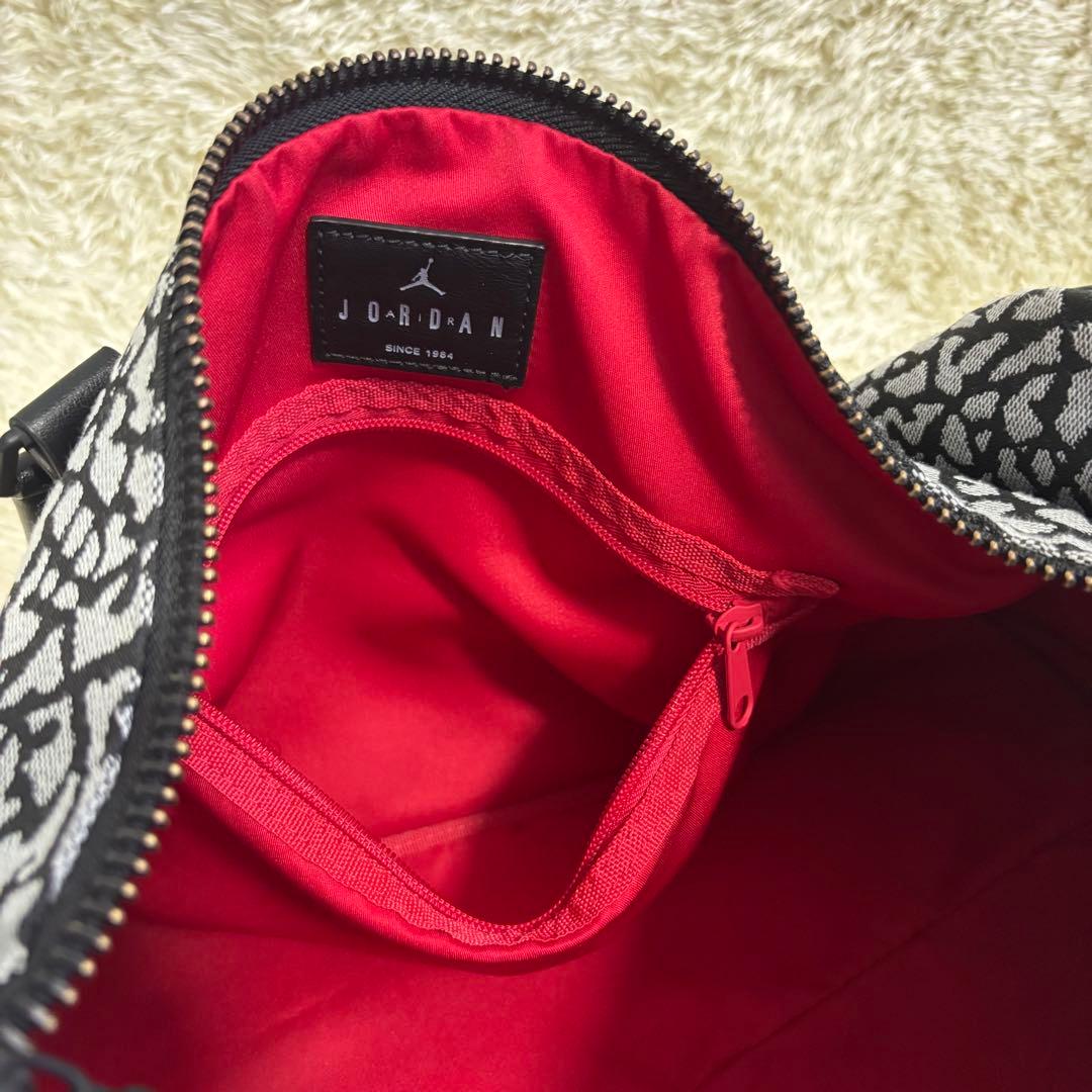 美品　JORDAN ICON ボストンバッグ　25L 総柄