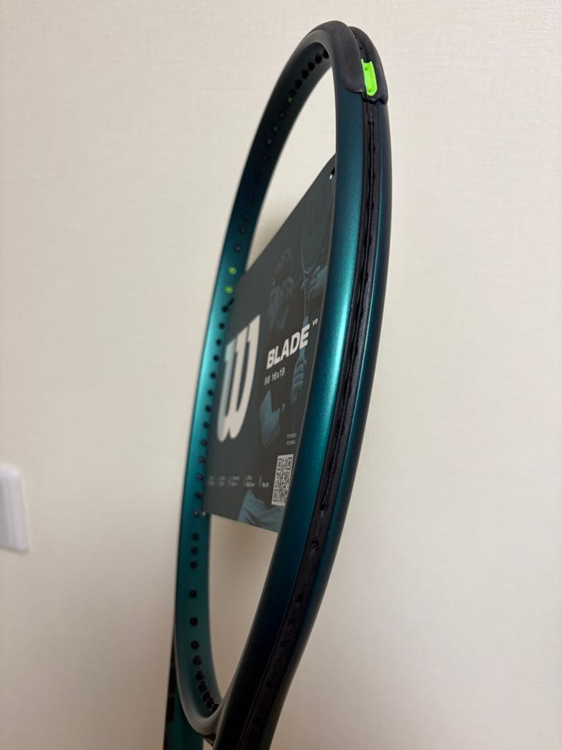 Wilson Blade 98インチ G2ラケットバック、ガット付