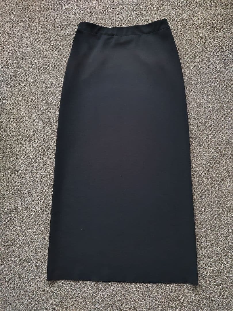 ＊新品未使用 カレンソロジー ストレッチタイトスカート ブラック