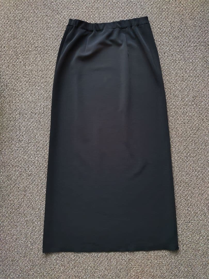＊新品未使用 カレンソロジー ストレッチタイトスカート ブラック