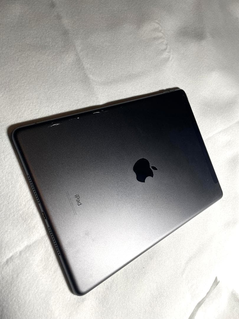 iPad 第8世代 32GB WI-fi+Cellularモデル スペースグレー
