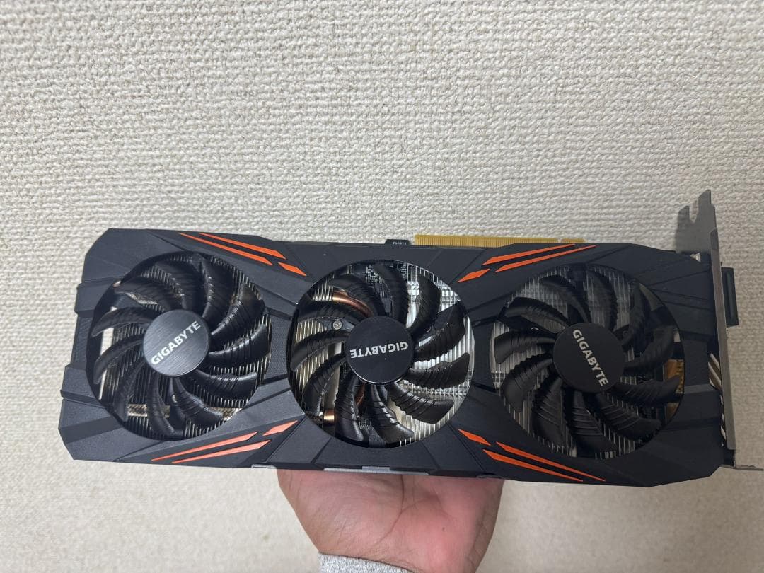GIGABYTE GTX1070 トリプルファン グラフィックボード