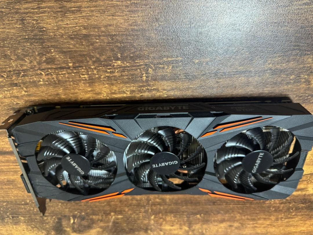 GIGABYTE GTX1070 トリプルファン グラフィックボード