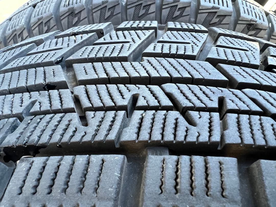 ヒライヨコハマスタッドレス205／60R16 96Q深溝