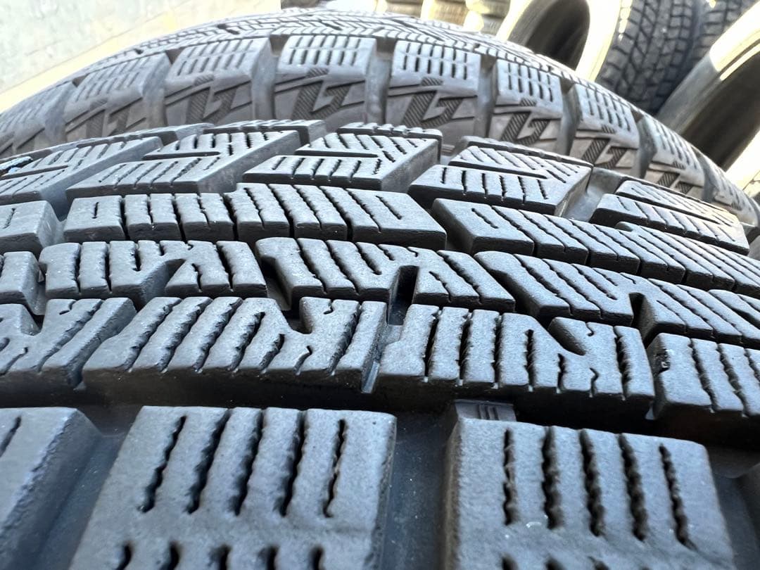 ヒライヨコハマスタッドレス205／60R16 96Q深溝