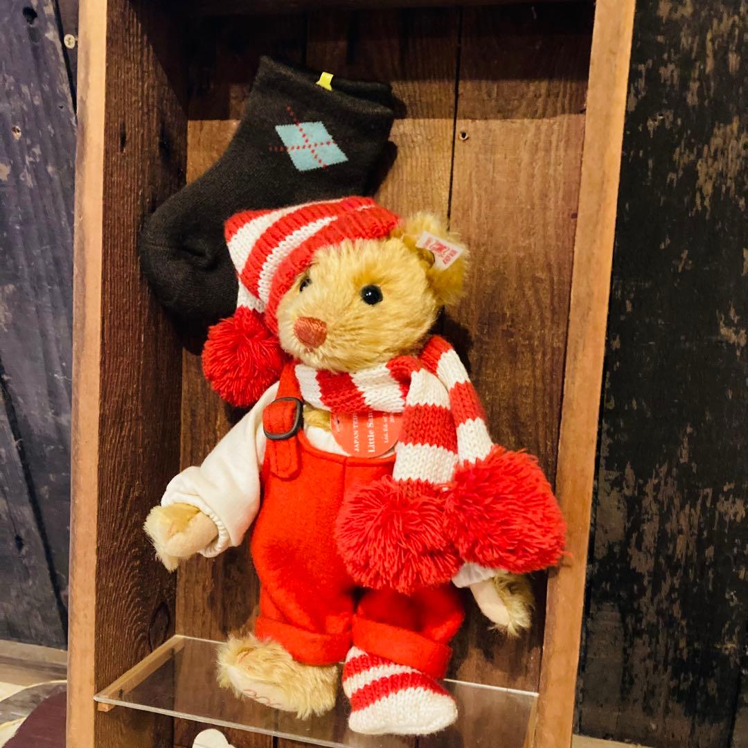 シュタイフ（Steiff）社製のテディベア。Little Santa 2004製