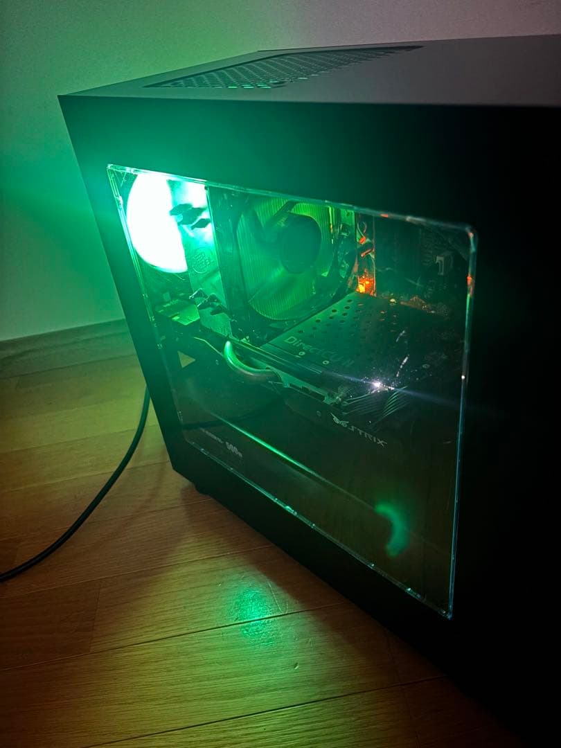 ほんのり光る！自作ゲーミングPC中古！i7 SSDでサクサク！