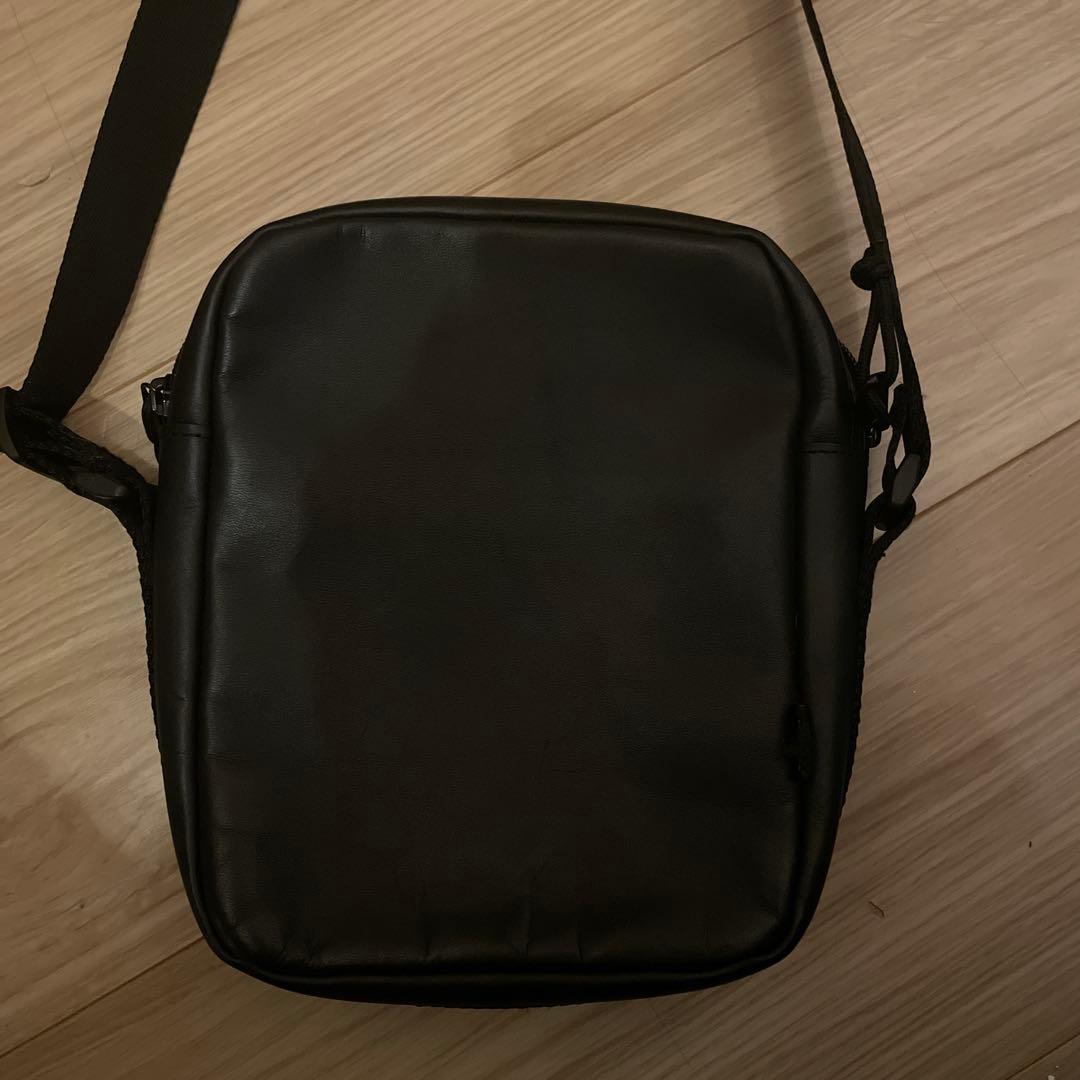 Supreme ブラック レザーショルダーバッグ