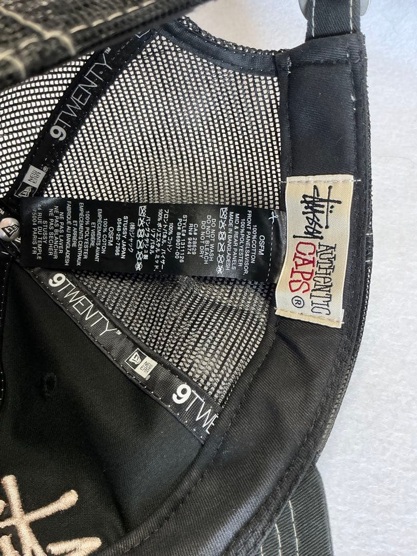 Stussy ブラック メッシュキャップ