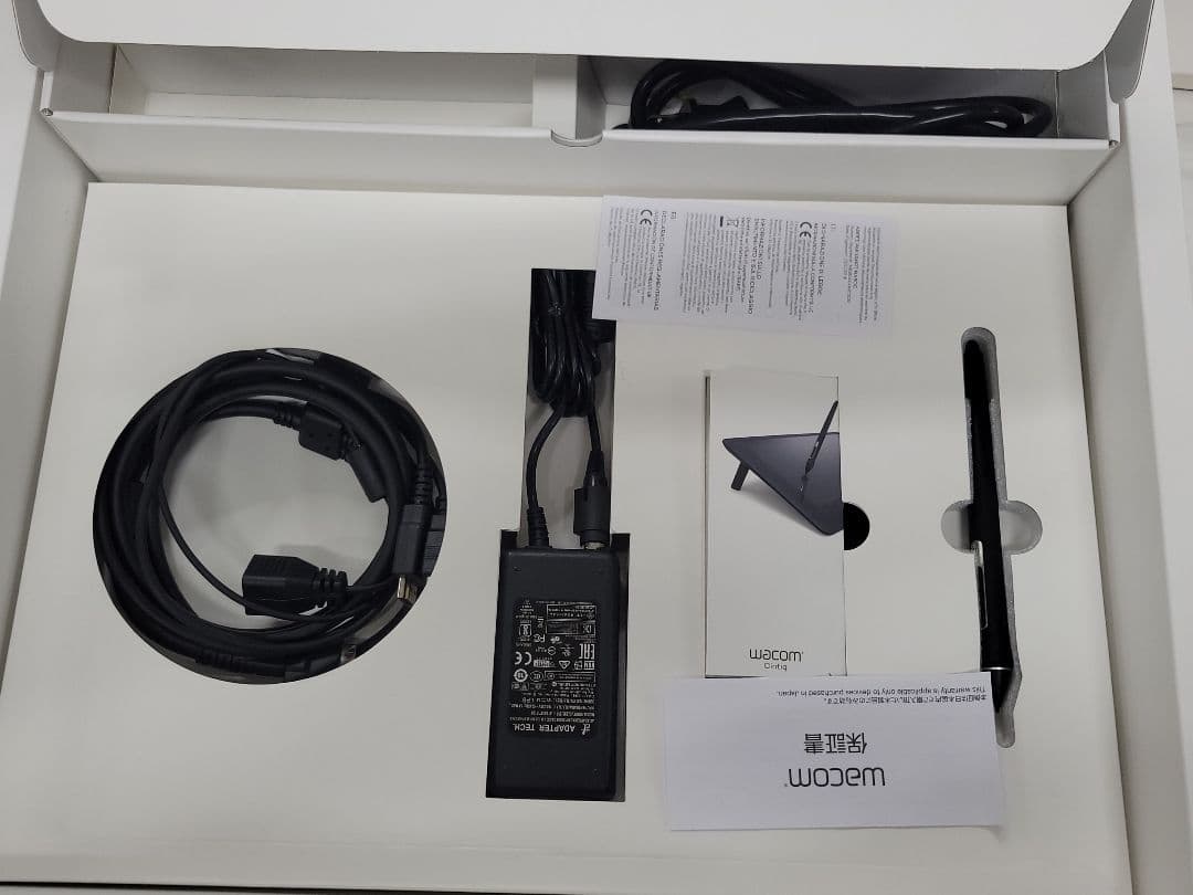 美品 Wacom Cintiq 16 DTK-1660 液晶ペンタブレット