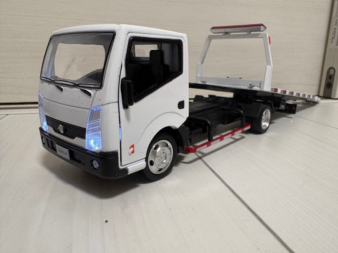 《新品》1:32 日産 積載車 花見台　ミニカー