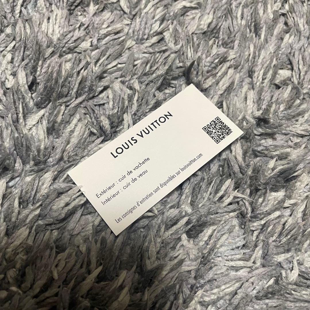 LOUIS VUITTON ヴェルティカル　ウォレットコンパクト
