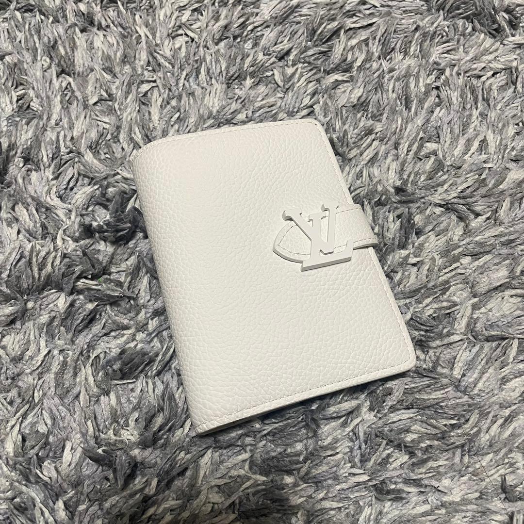 LOUIS VUITTON ヴェルティカル　ウォレットコンパクト