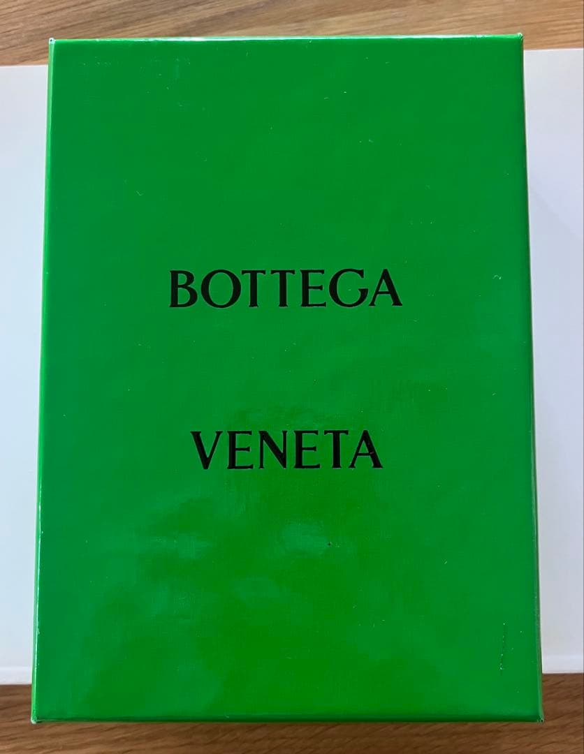 Bottega Veneta 二つ折り　財布　Cassette ミディアム