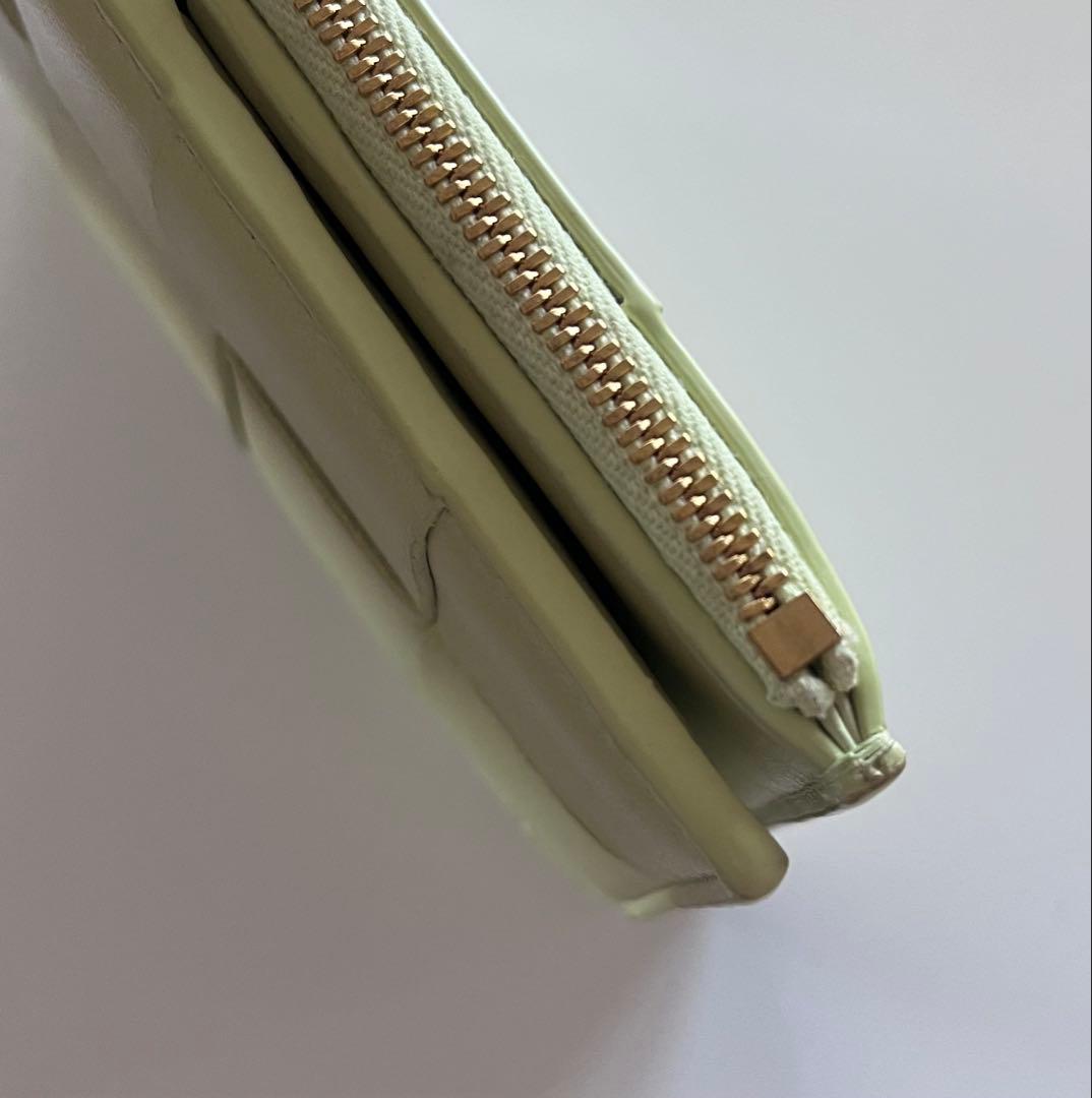 Bottega Veneta 二つ折り　財布　Cassette ミディアム